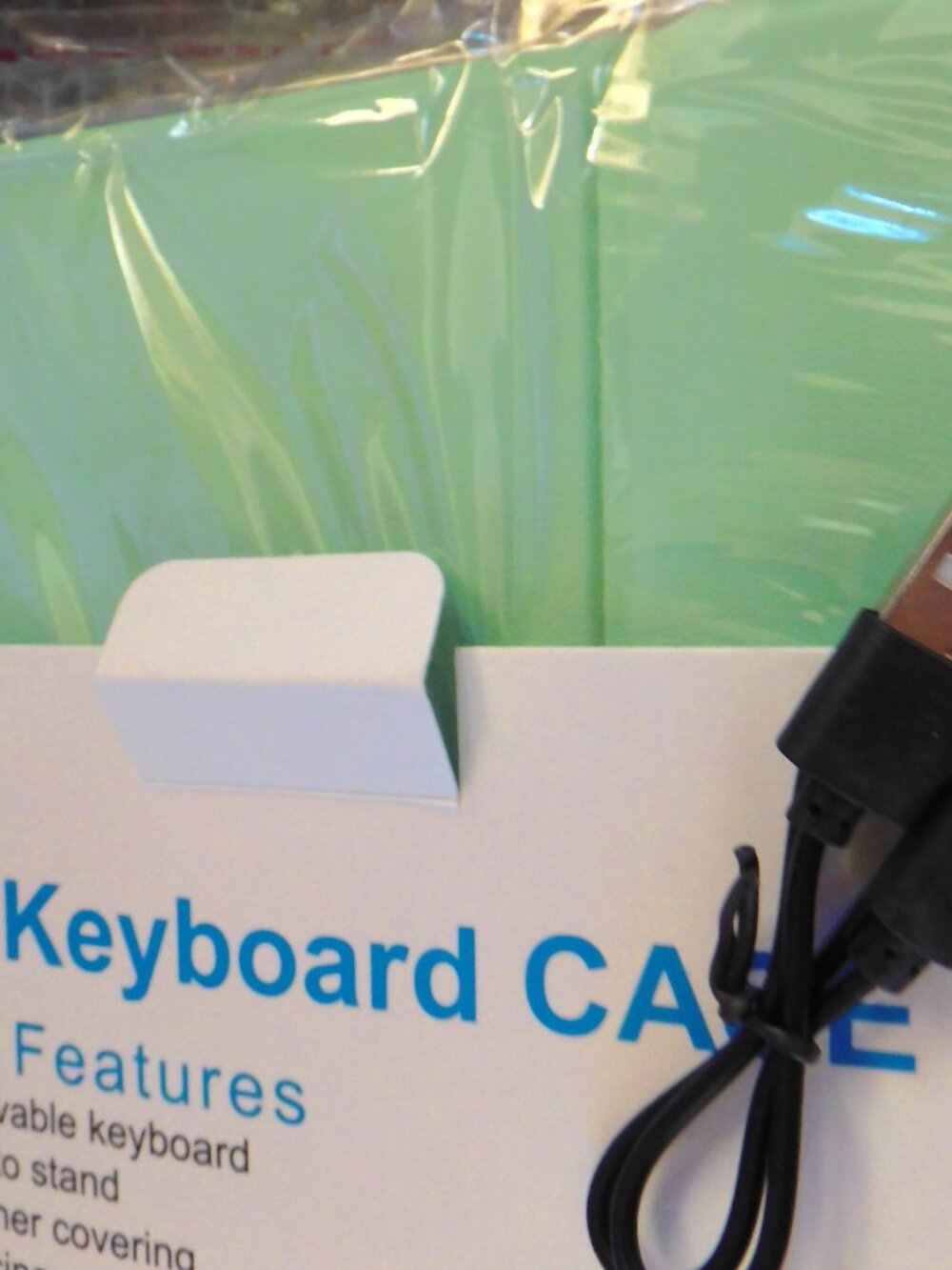 NEW IN PKG - UP to 11" KEYBOARD CASE =-  MINT GREEN